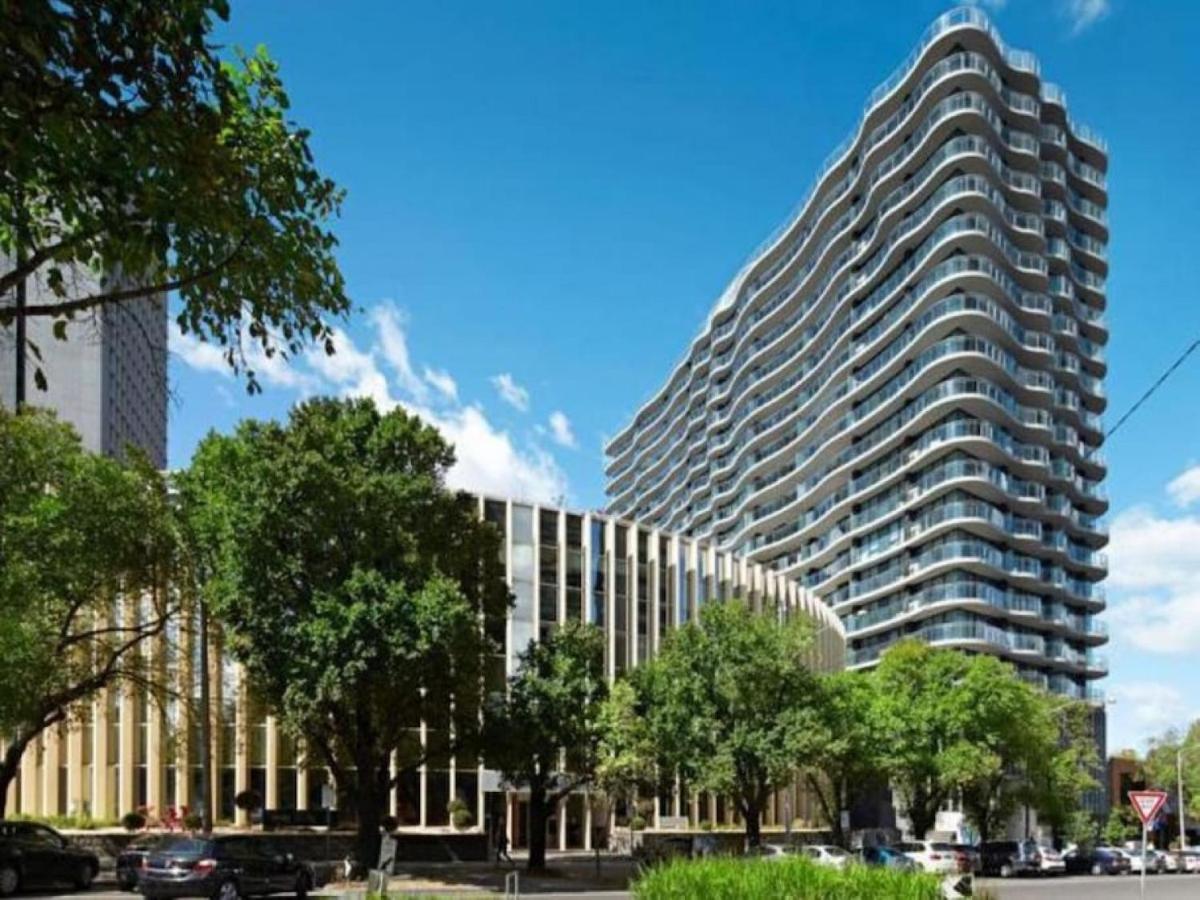 Readyset Apartments At Emerald Melbourne Exterior foto