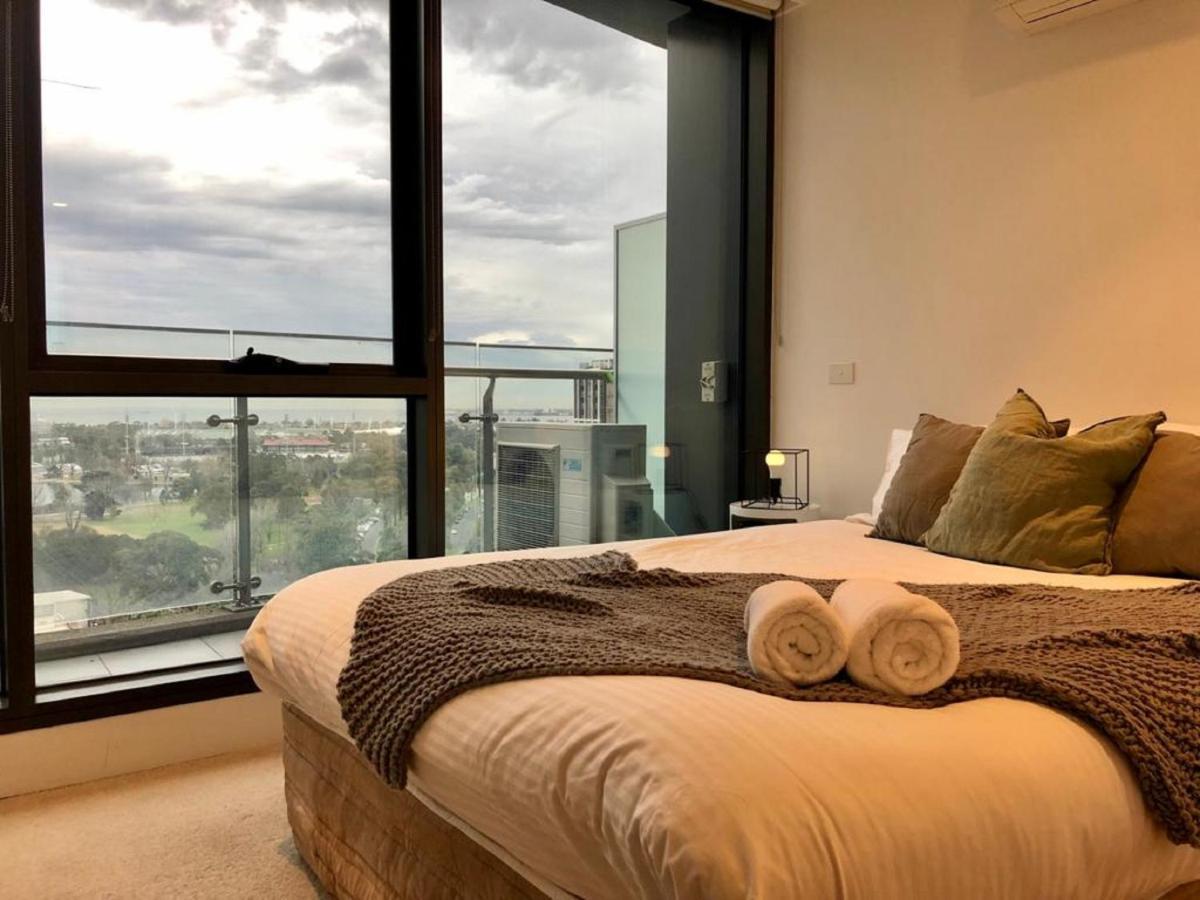 Readyset Apartments At Emerald Melbourne Exterior foto