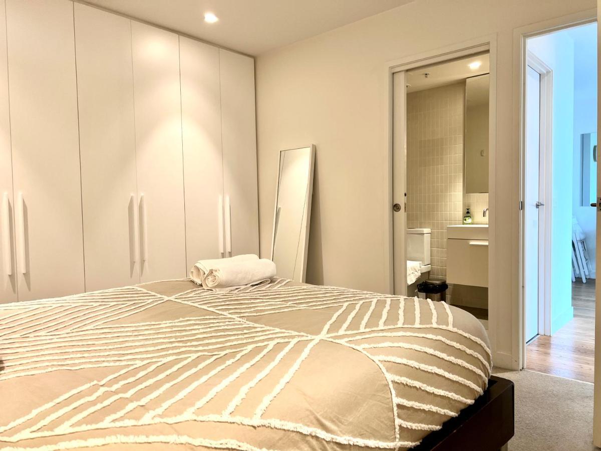 Readyset Apartments At Emerald Melbourne Exterior foto